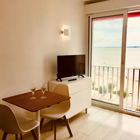 Apartman Merveilleux Face La