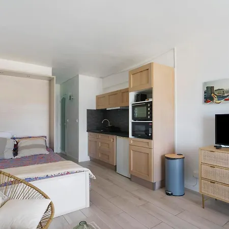 Merveilleux Face La Apartment